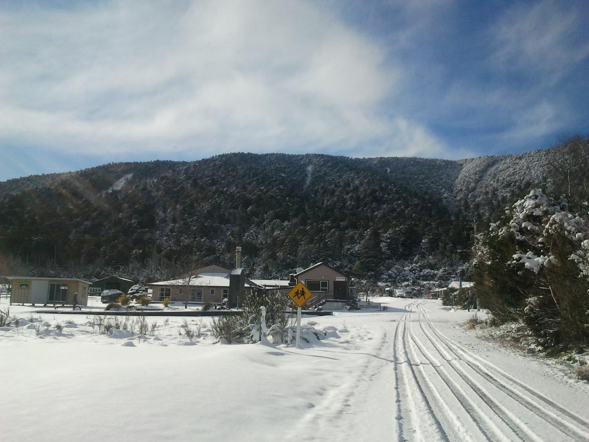 The Crossing Lodge Erua Exterior photo